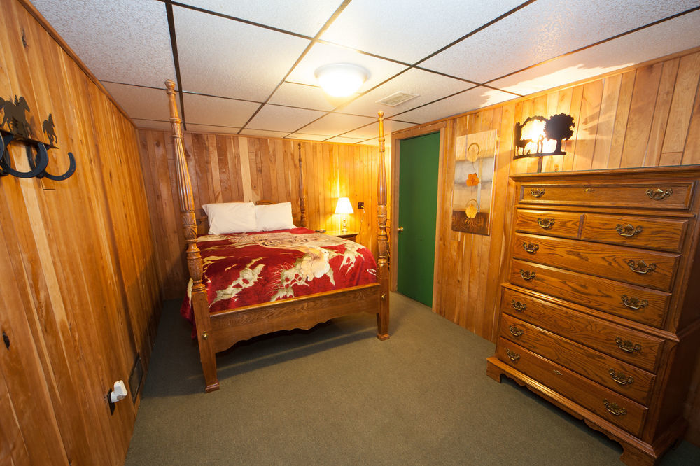 Log Cabin Lodge & Suites Jones Mills Eksteriør billede