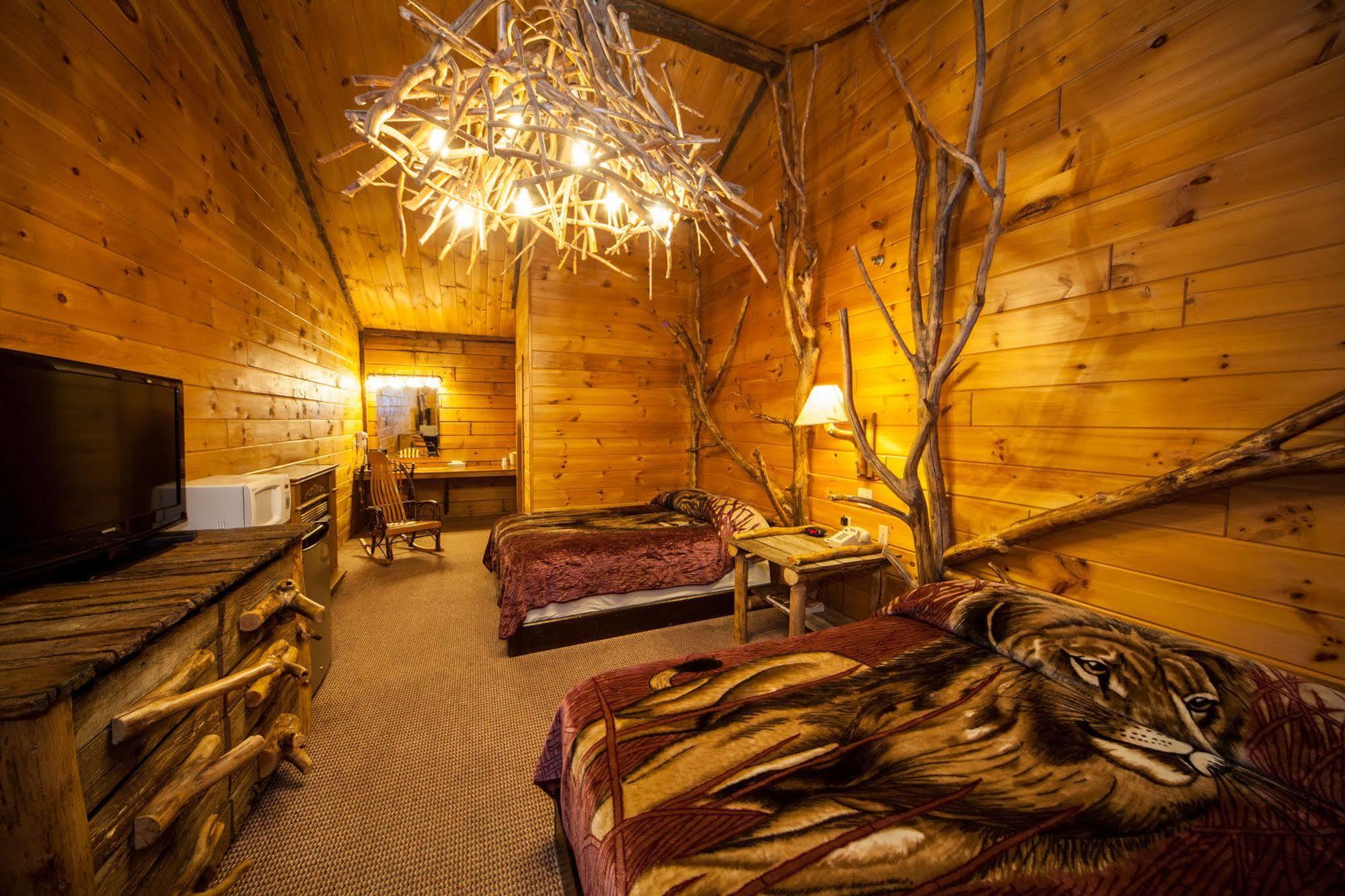 Log Cabin Lodge & Suites Jones Mills Eksteriør billede